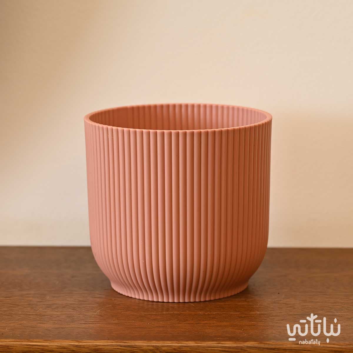 حوض بلاستيك دائري مخطط وردي 14 سم