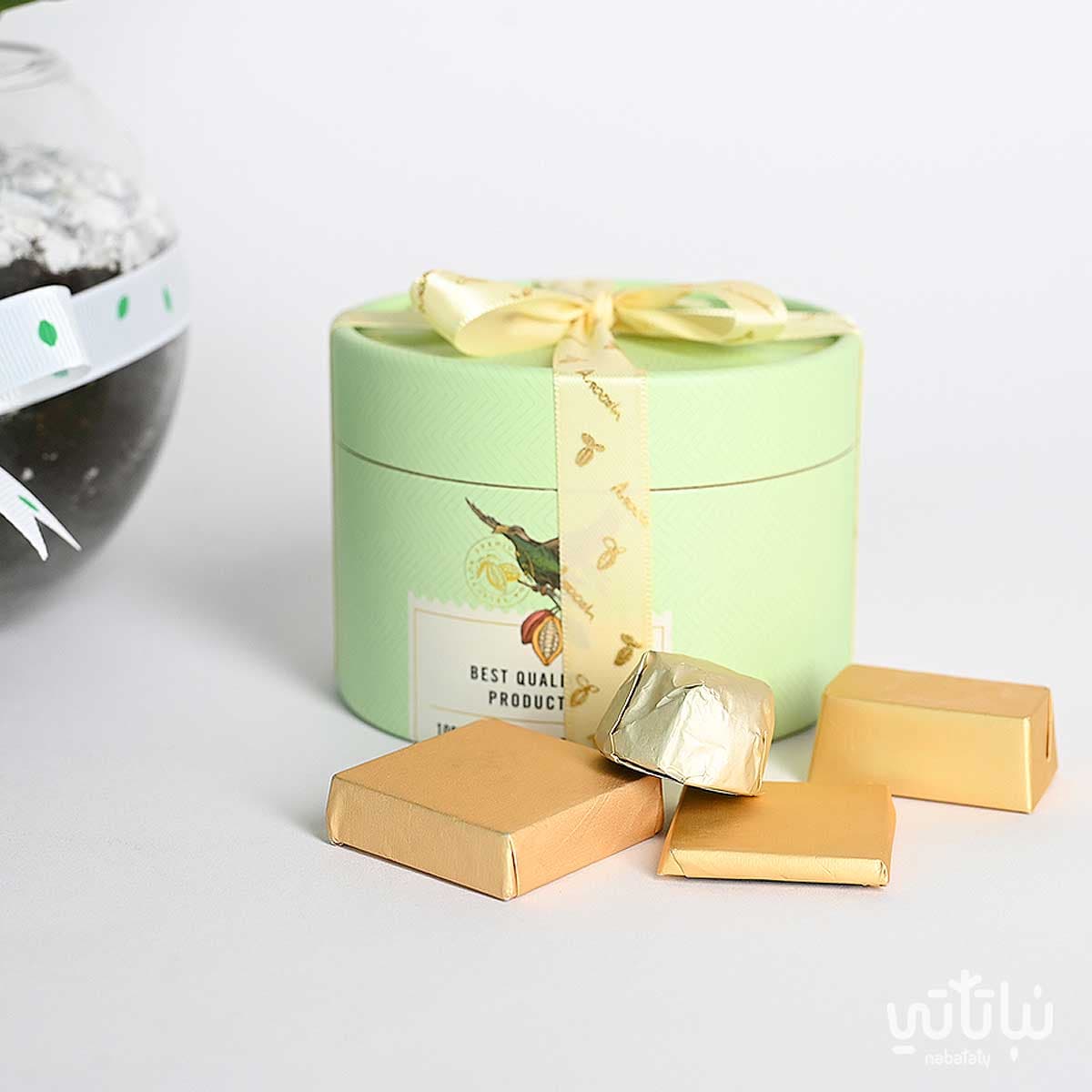 هدية فخورين فيك نبتة الاجلونيما و سبحة 4