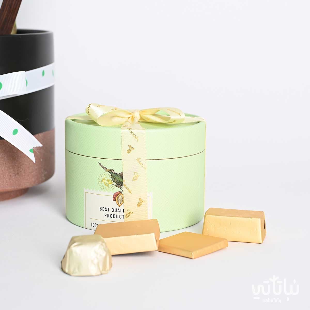 هدية فخورين فيك نبتة الزاميا و سوار الطراز السلماني 2