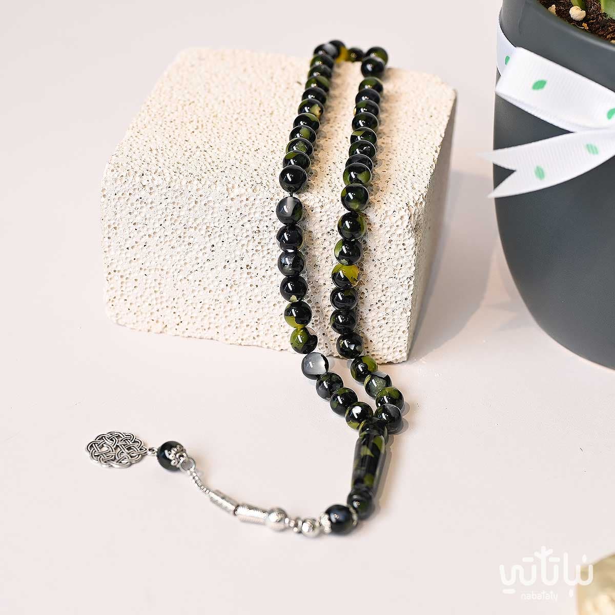 هدية مبروك التخرج نبتة جلد النمر و سبحة 3